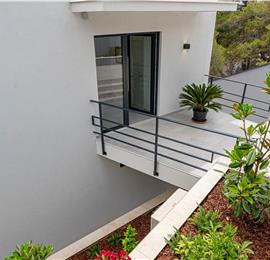 6 bedroom villa with infinity pool and sea views, Korcula Island, sleeps 12